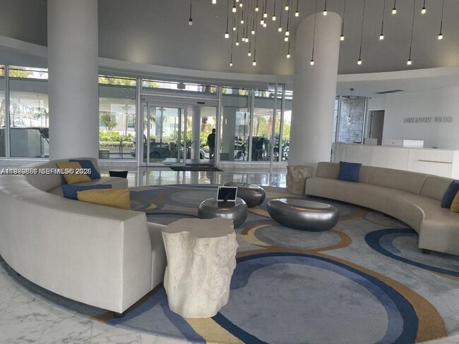 Building Photo - 1000 West Ave