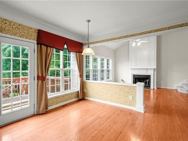 Building Photo - 2080 Vistoria Dr