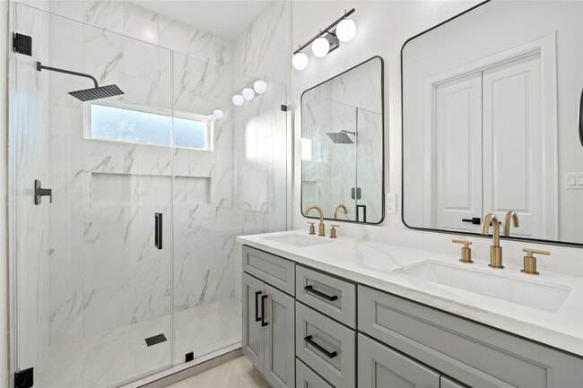 Building Photo - 8324 Corinth St