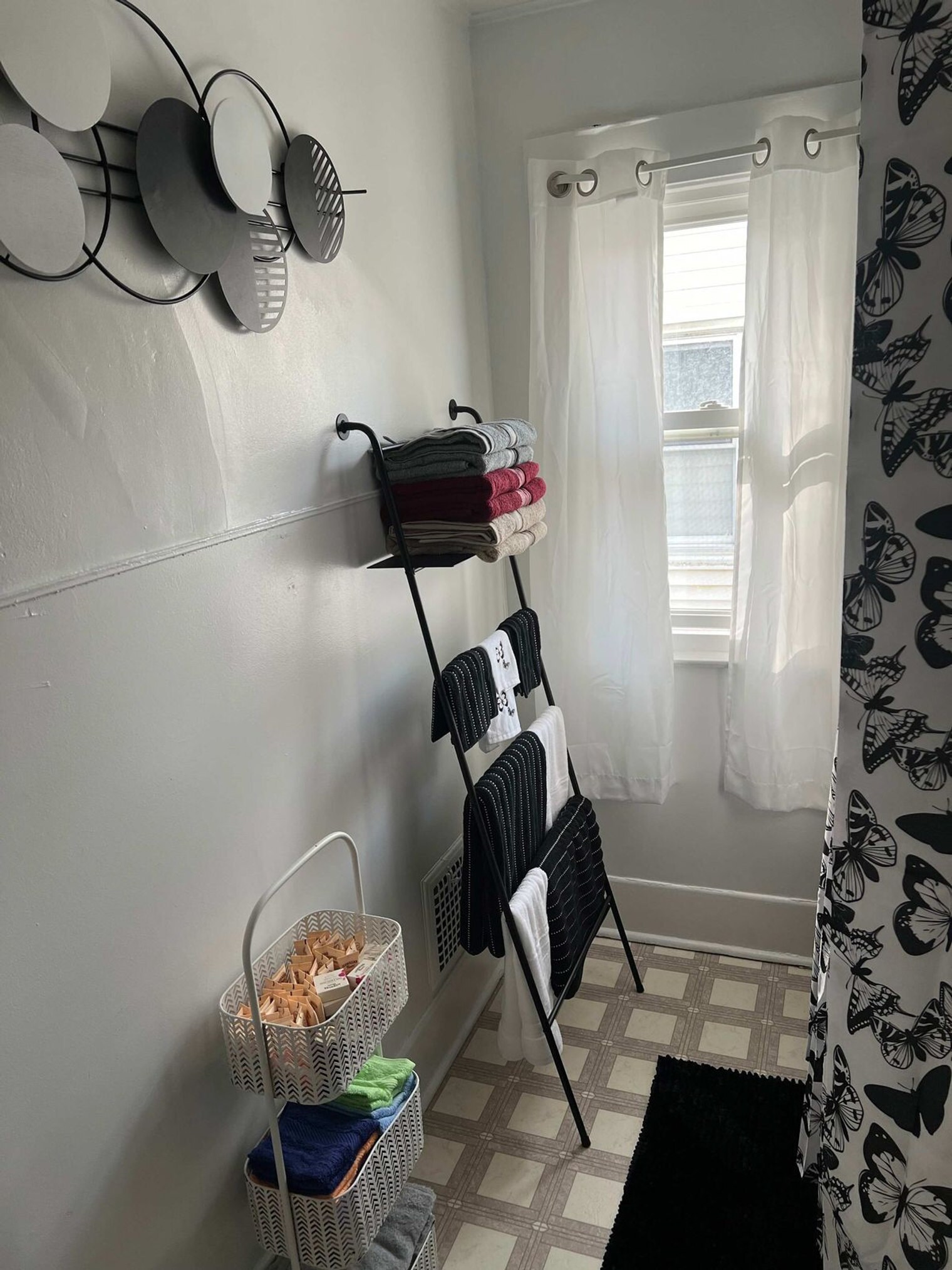 Building Photo - 160 Stafford Ave