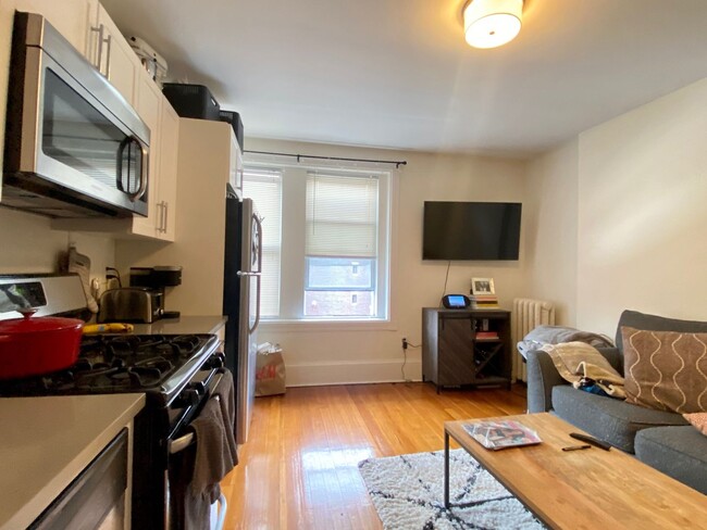 Building Photo - Spacious two bedroom in Brookline