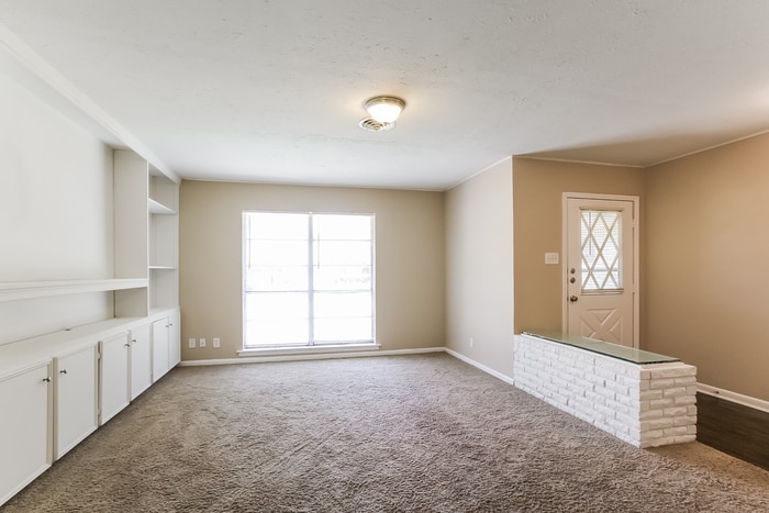 Building Photo - 1607 17th Ave N