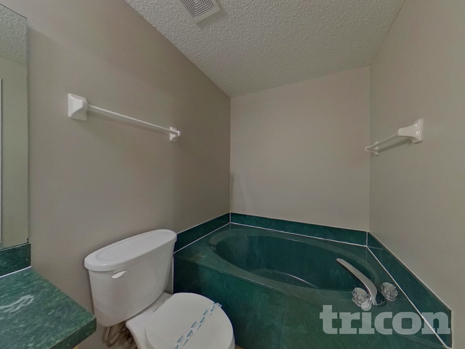 Building Photo - 522 Jimbay Dr