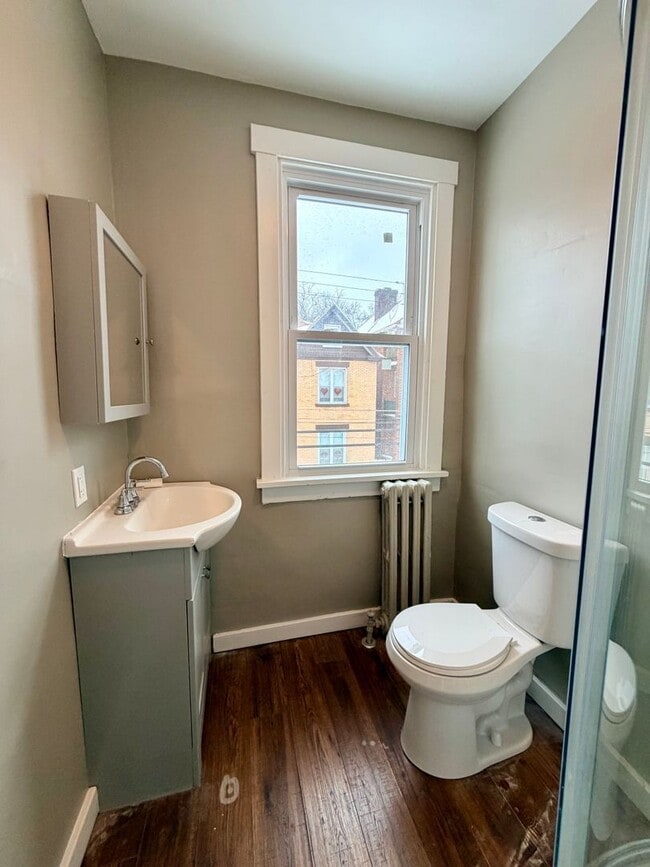 Building Photo - 268 Fleet St