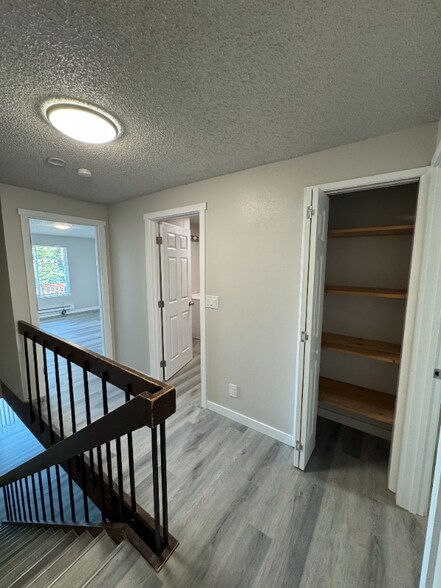 Building Photo - 308 Summit Ave N