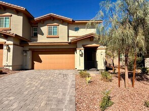 Building Photo - 3 BED 2.5 BATH 2 CAR GARAGE TOWNHOUSE w/ P...
