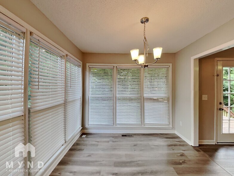 Building Photo - 103 Creekside Dr