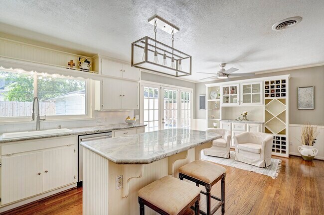 Building Photo - 3511 Broadmead Dr