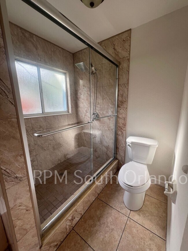 Building Photo - Beautiful 4 Bedroom 2.5 Bath Home with Hea...