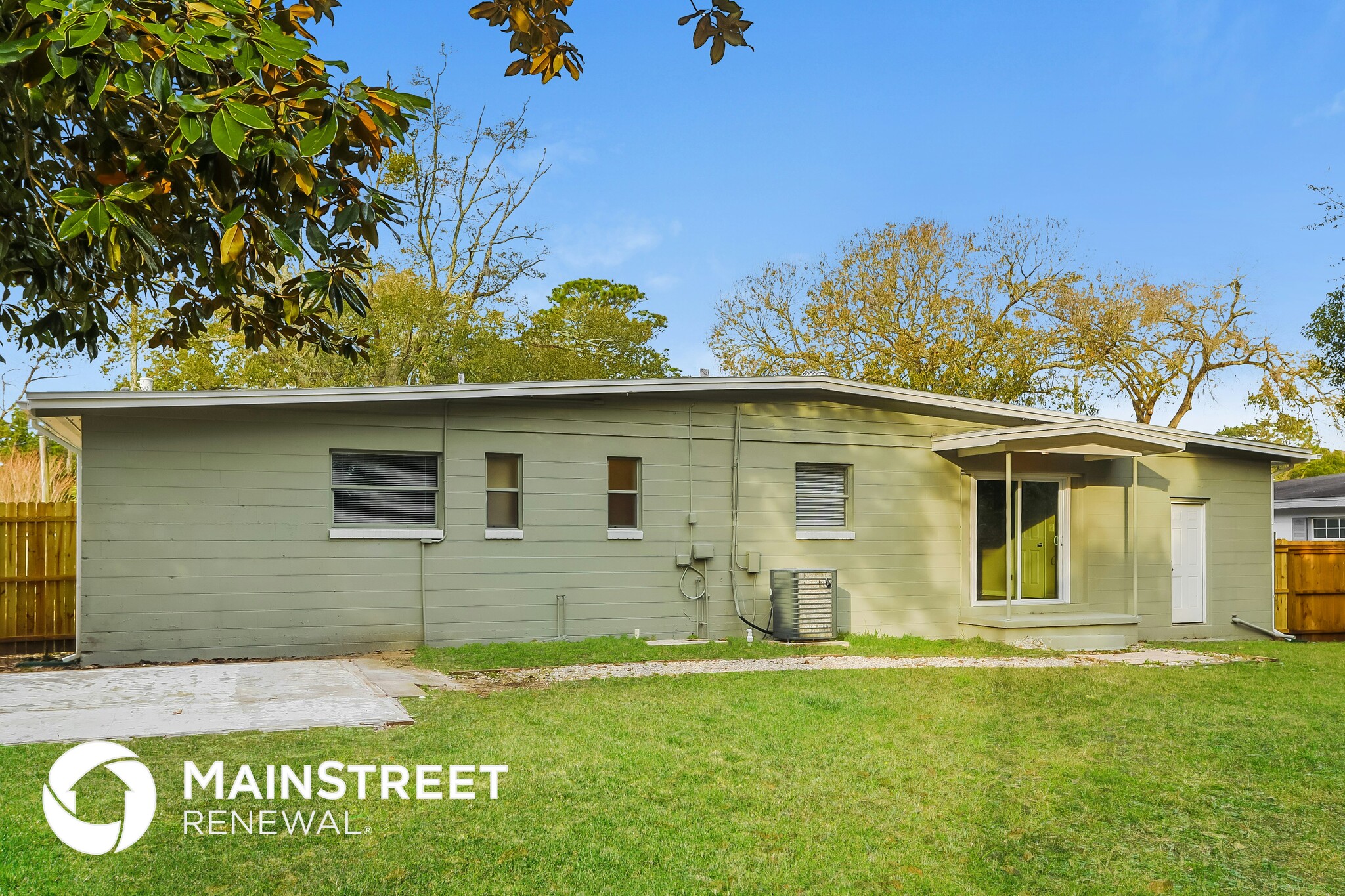 Building Photo - 3713 Hoover Ln
