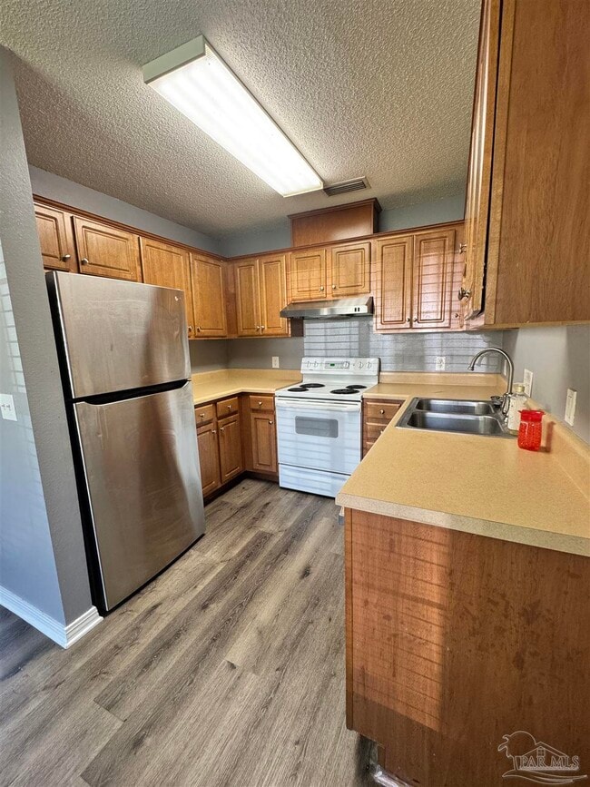 Building Photo - 9511 Sandpiper St