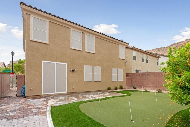Building Photo - Remodeled Corner Lot with Mountain Views!