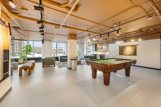 Building Photo - 1 Mallory Ave