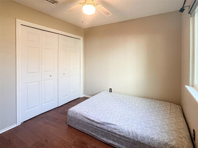 Building Photo - 8705 Clearbrook Trail
