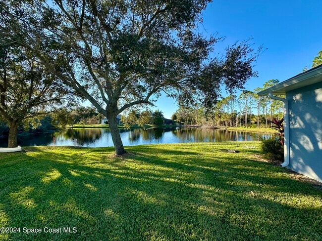 Building Photo - 2461 Stratford Pointe Dr