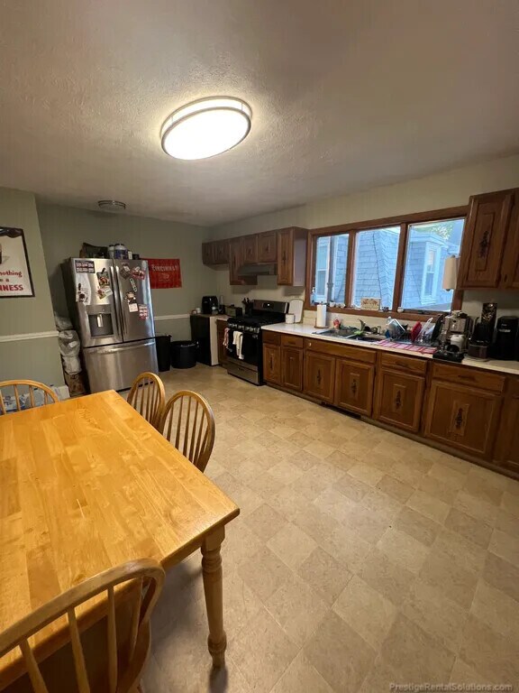 Building Photo - 46 Shannon St