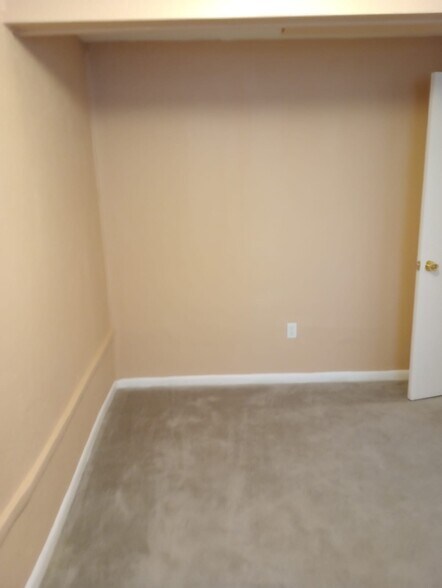 Bedroom or living area - 5655 W Ellsworth Ave