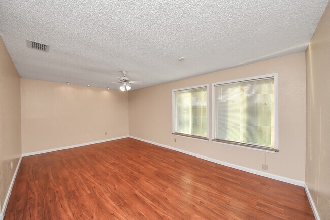 Building Photo - 12707 Corona Ln