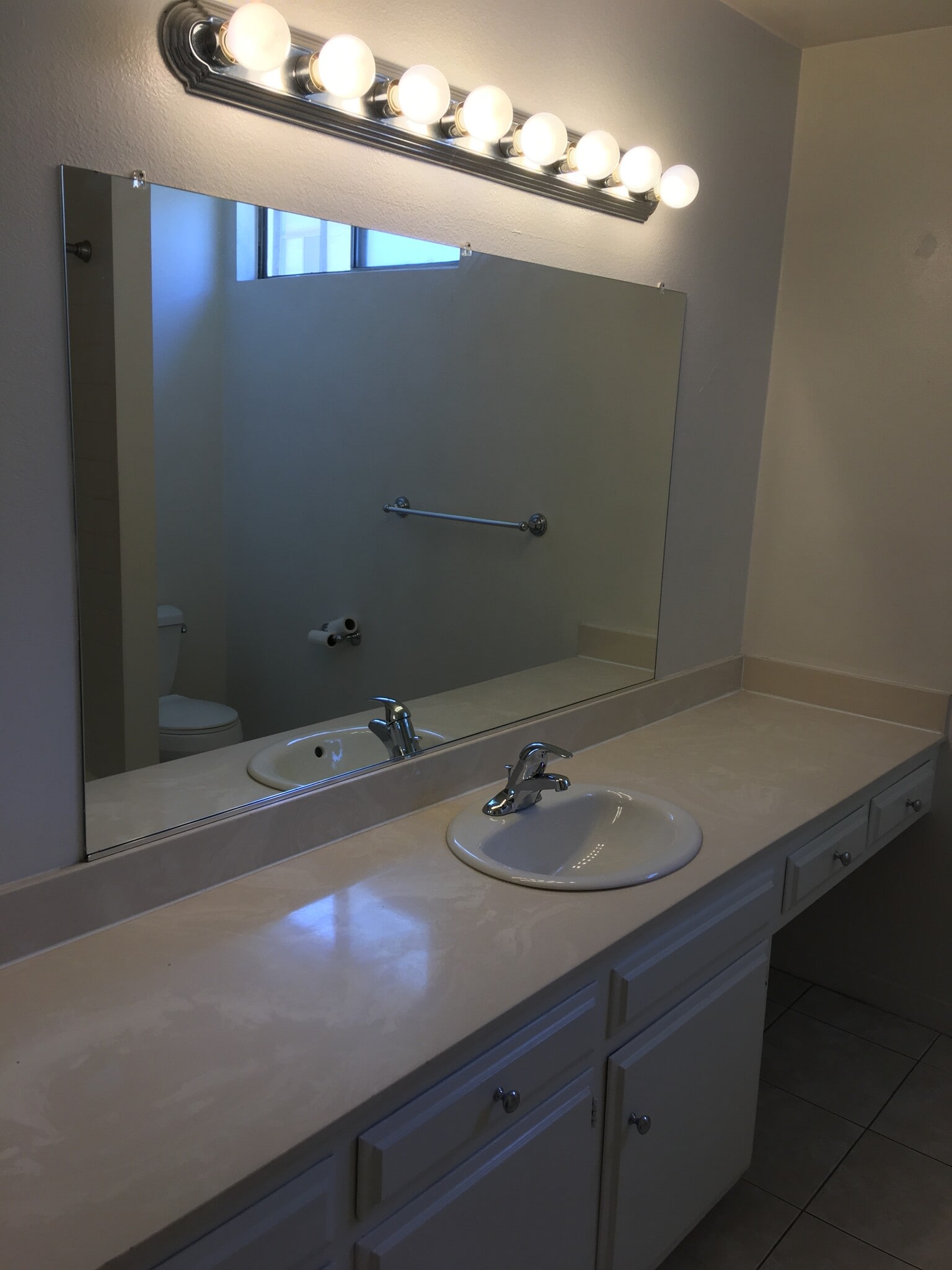 Building Photo - 31535 Lindero Canyon Rd