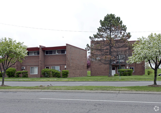 Primary Photo - Medical Center Courts