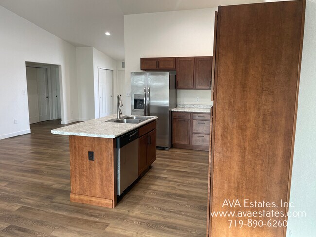 Building Photo - 970 S Coral Pl