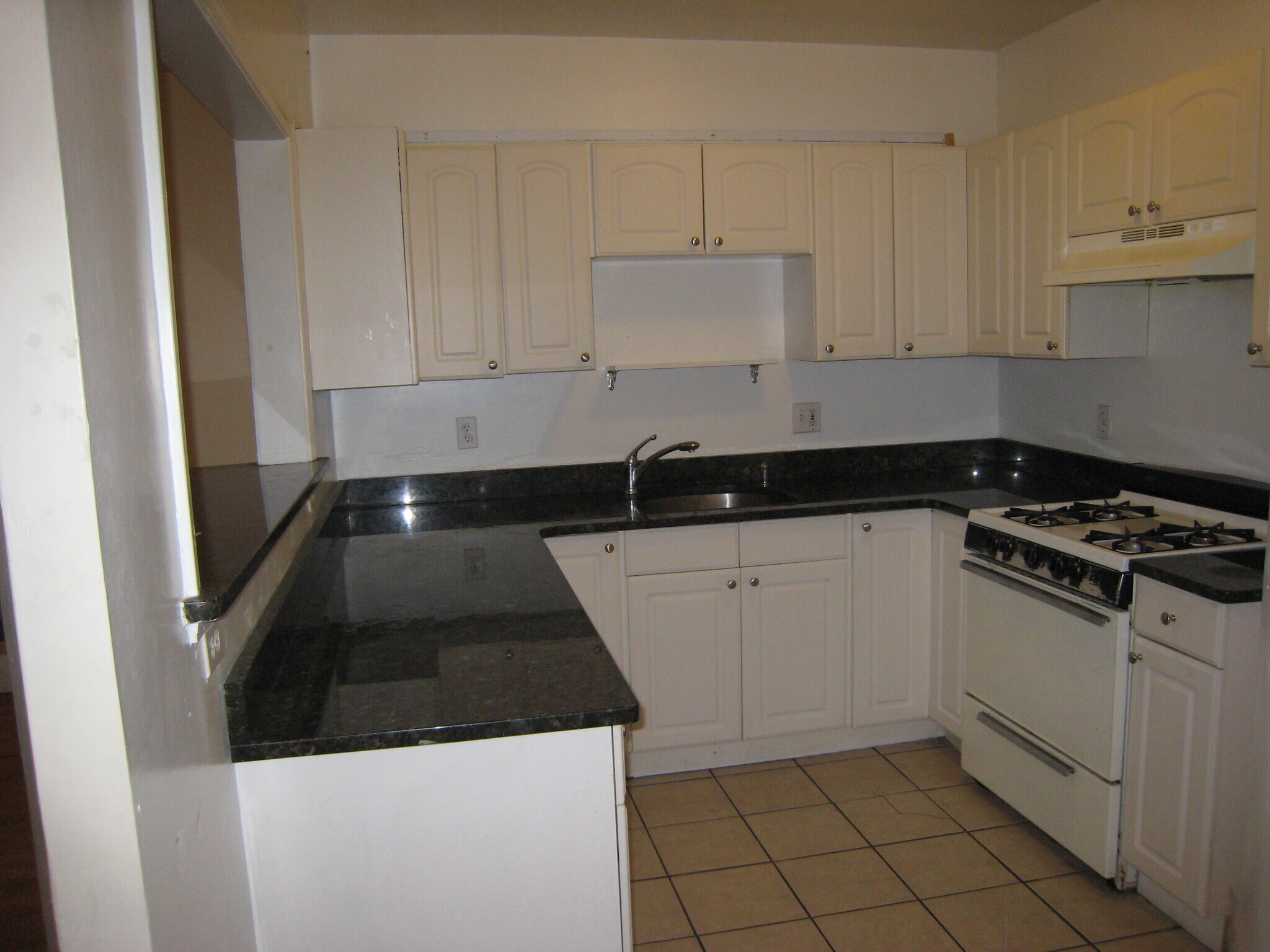 Building Photo - 54 Egmont St