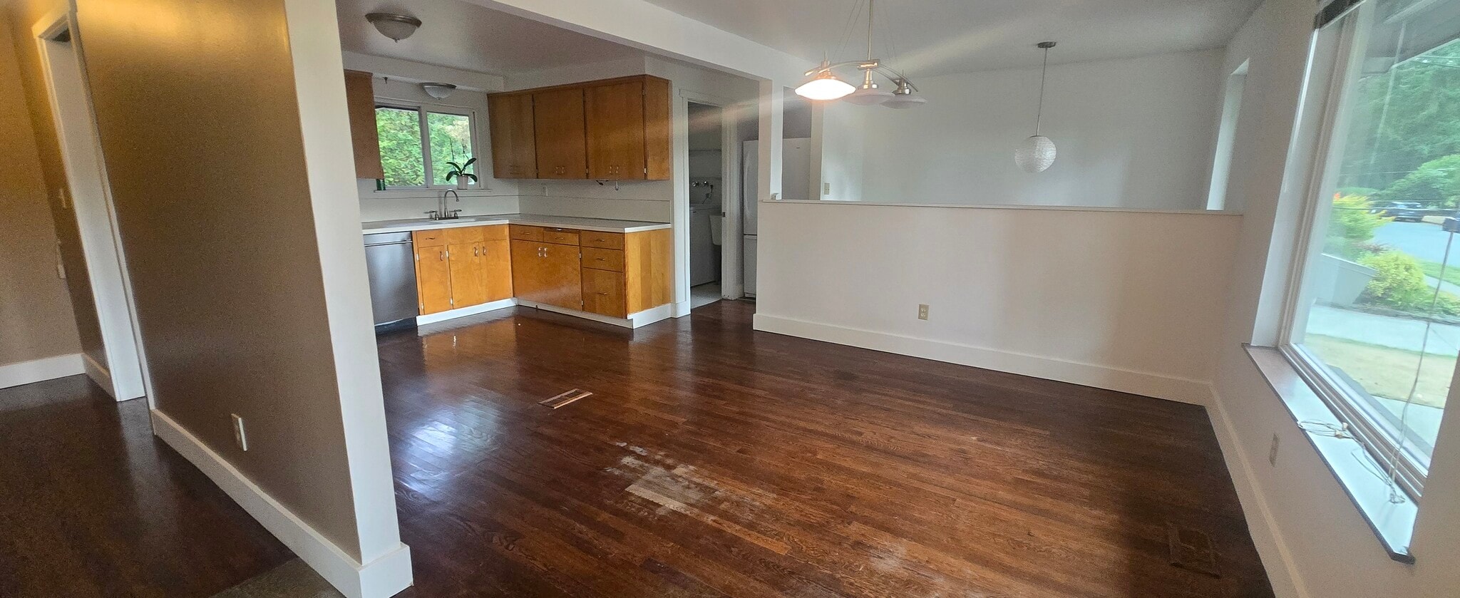 Dining - 2020 151st Ave SE