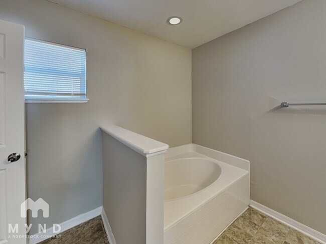 Building Photo - 12552 Gulliver Rd