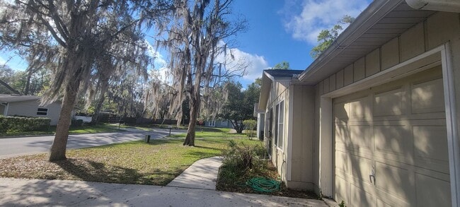 Building Photo - 2/1.5 Pine Meadows Home