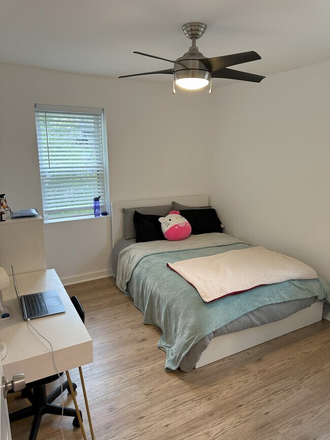 Bed 1 - 2546 Duck Creek Rd