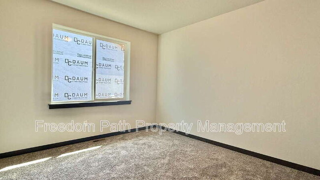 Building Photo - 11595 N Railway Ave