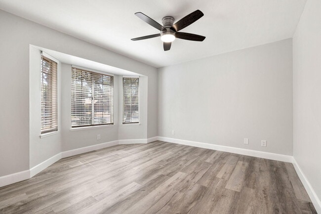 Building Photo - 39495 Regency Way