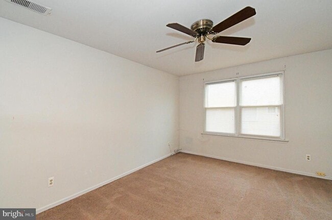 Building Photo - 592 Wrensong Rd