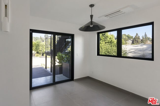 Building Photo - 2287 Baxter St