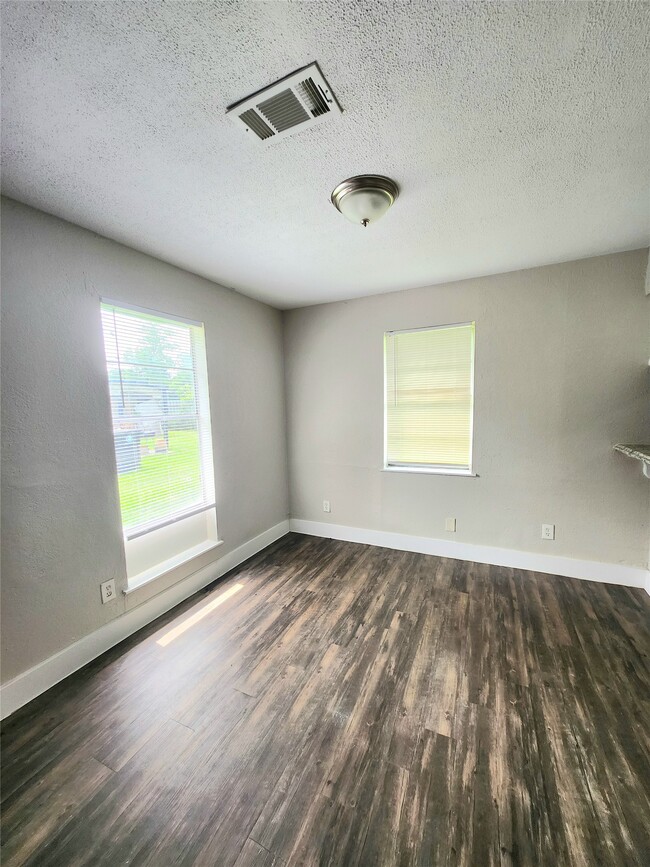 Building Photo - 9110 Kentshire Dr