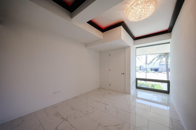 Building Photo - 7157 E Rancho Vista Dr
