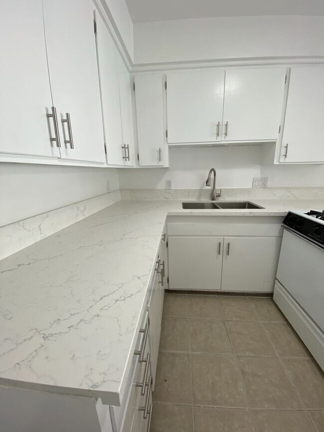 Building Photo - w651