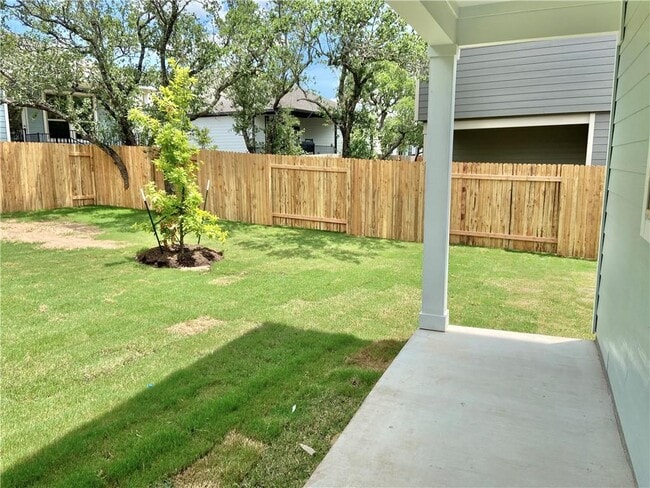 Building Photo - 2216 Limestone Lake Dr