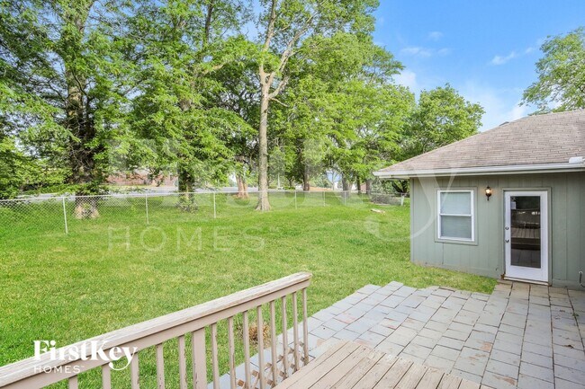 Building Photo - 2636 SW Krista Ct