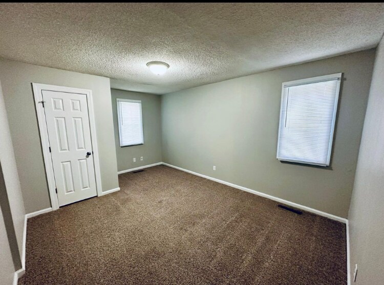 Building Photo - 103 Juniper Ln