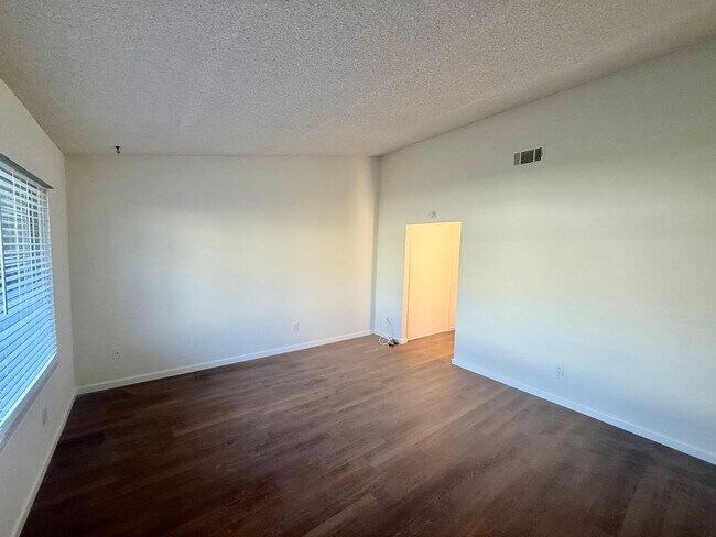 Building Photo - An Amalfi Model for Rent in Leisure Village