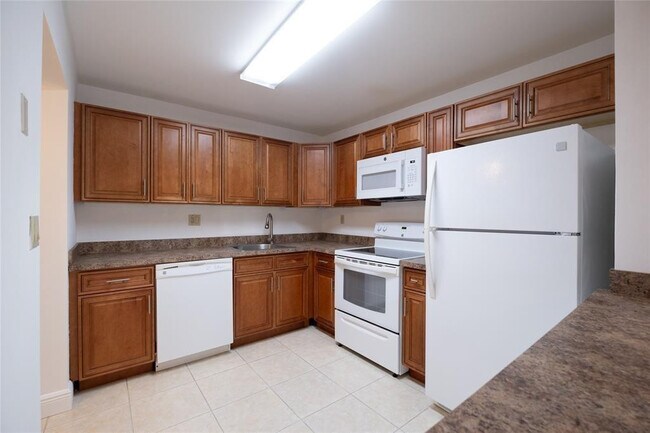 Building Photo - 9233 SW 8th St