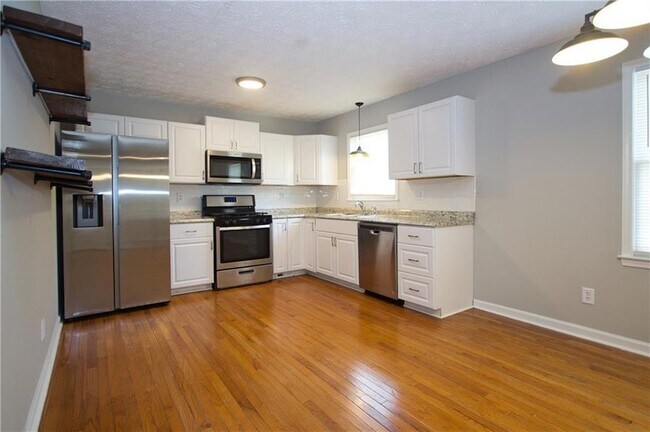 Building Photo - 374 McGiboney Rd