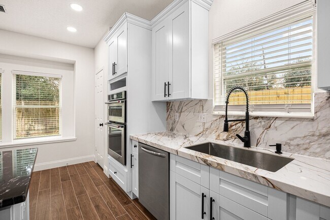 Building Photo - 17907 Pelican Way Rd