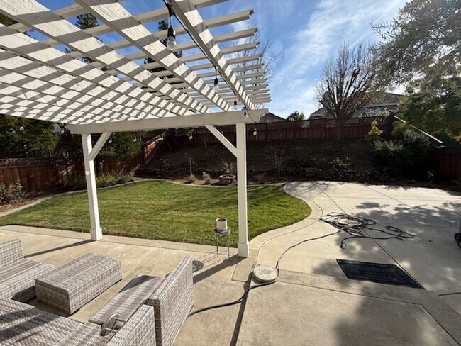 Building Photo - Ruby Hill 4 Bed plus Office / 3 bath, Exquisite Home in Gated Community, Amenities