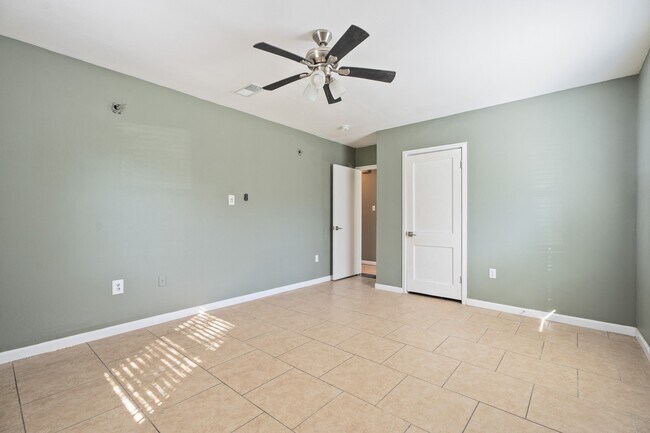 Building Photo - 108 Bonita Ave