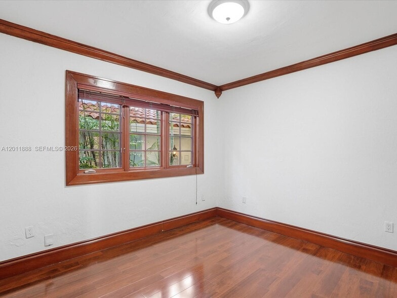 Building Photo - 1137 Asturia Ave