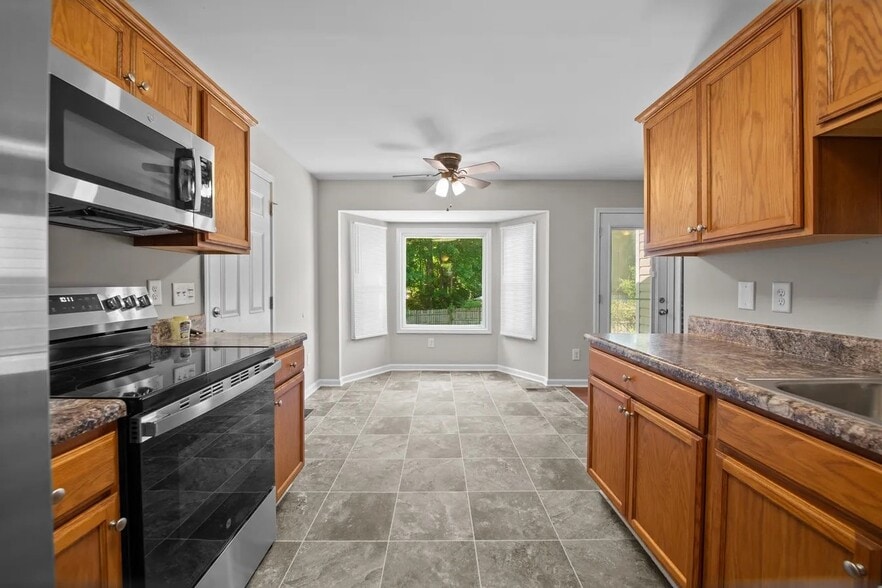 Building Photo - 1213 Butterwood Cir