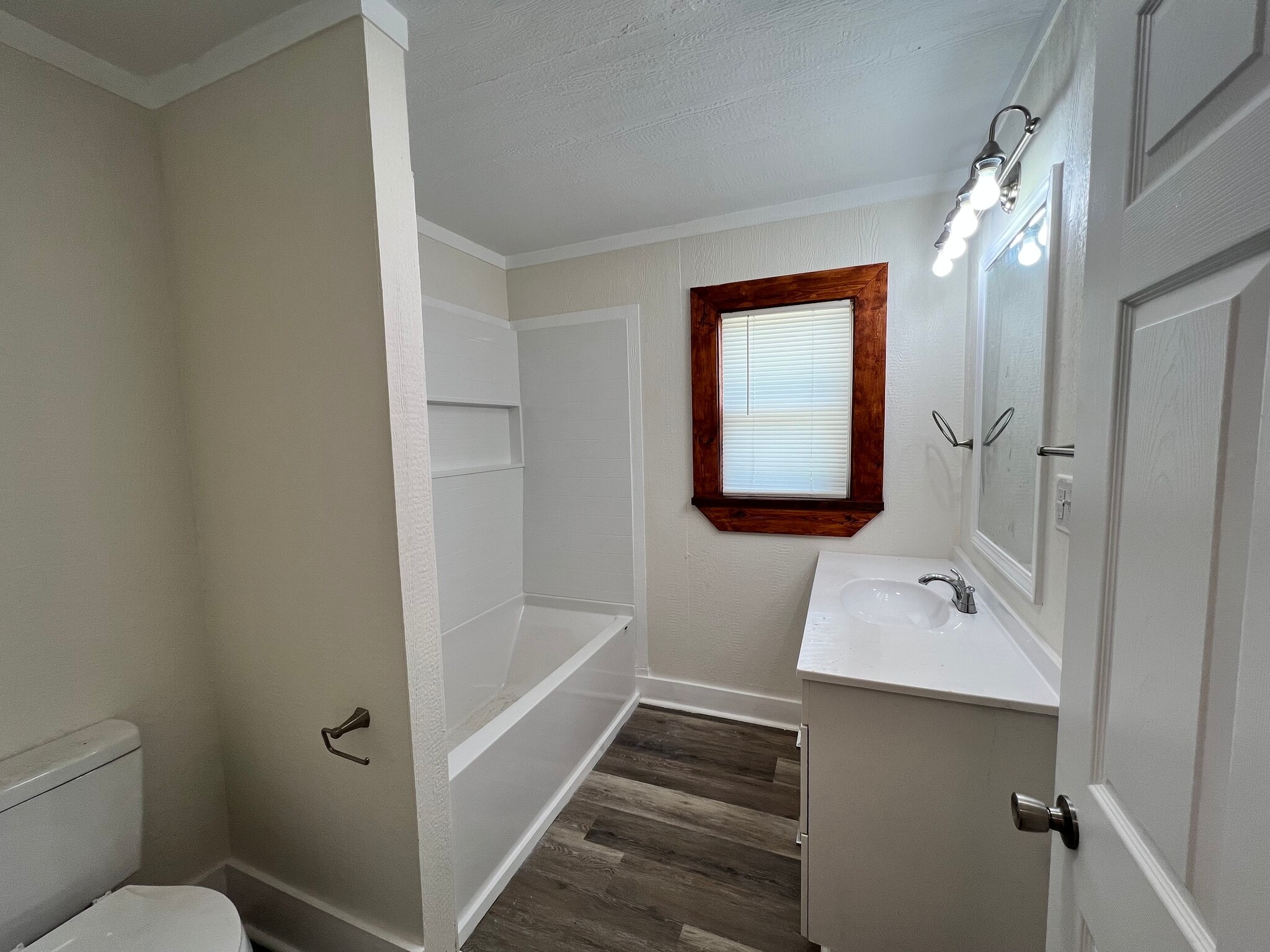 Building Photo - 1221 Georgia St