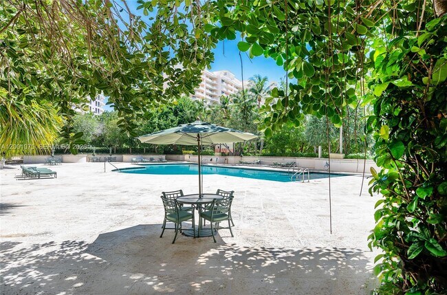 Building Photo - 789 Crandon Blvd